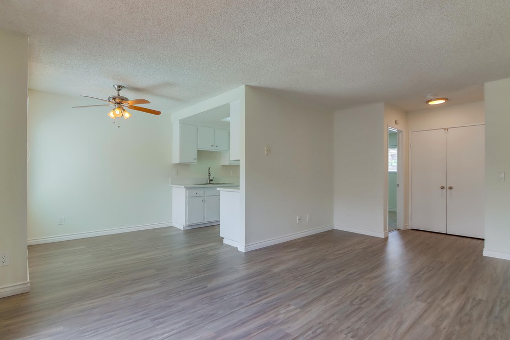 Virtual tour photo 8 of 27 for 2030 Cypress Ave #14