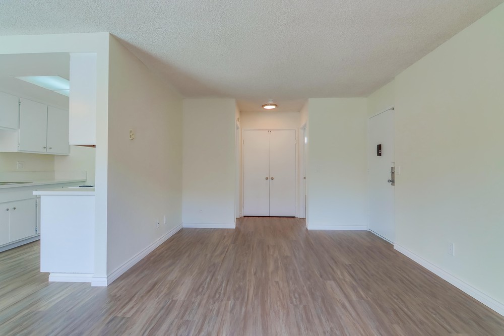 Virtual tour photo 9 of 27 for 2030 Cypress Ave #14