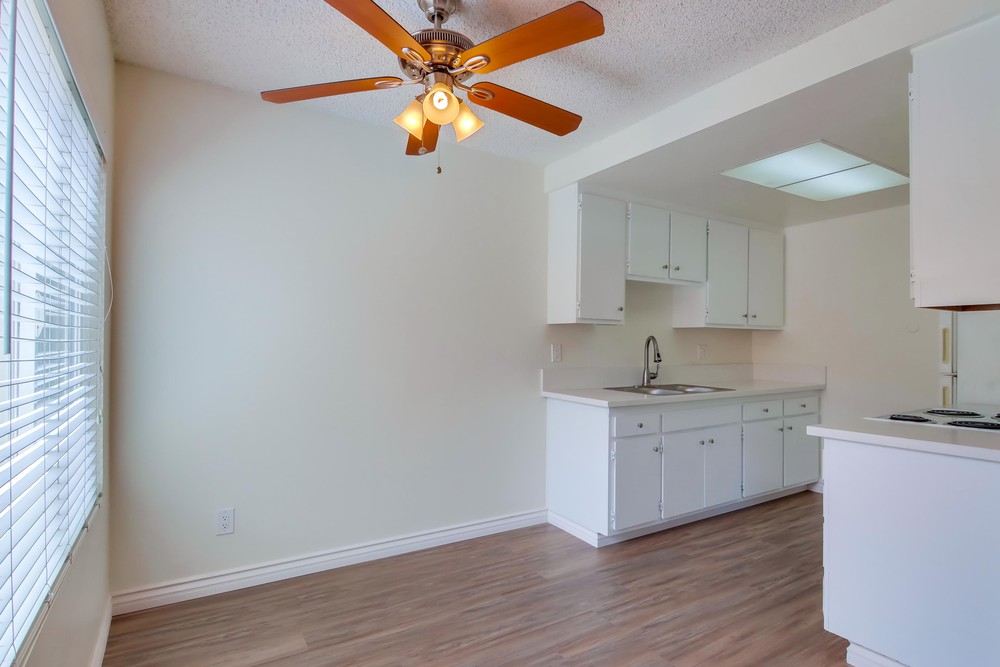 Virtual tour photo 12 of 27 for 2030 Cypress Ave #14