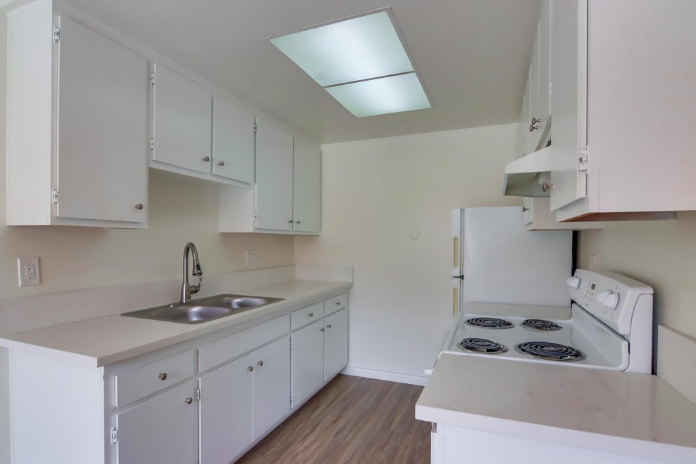 Virtual tour photo 18 of 27 for 2030 Cypress Ave #14