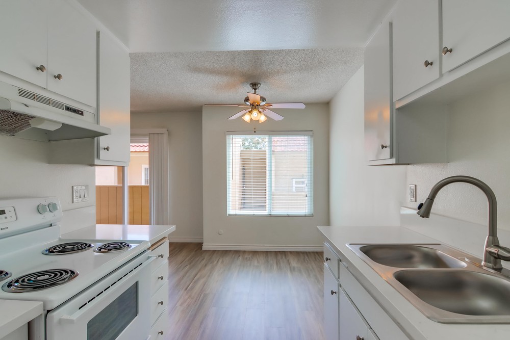 Virtual tour photo 20 of 27 for 2030 Cypress Ave #14