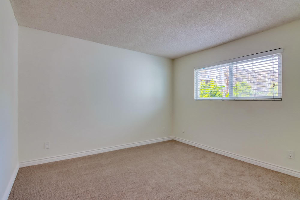 Virtual tour photo 21 of 27 for 2030 Cypress Ave #14