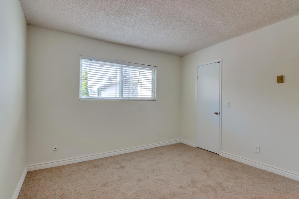 Virtual tour photo 22 of 27 for 2030 Cypress Ave #14