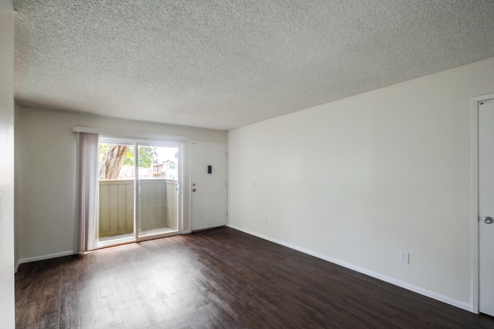 Virtual tour photo 7 of 26 for 2030 Cypress Ave #20