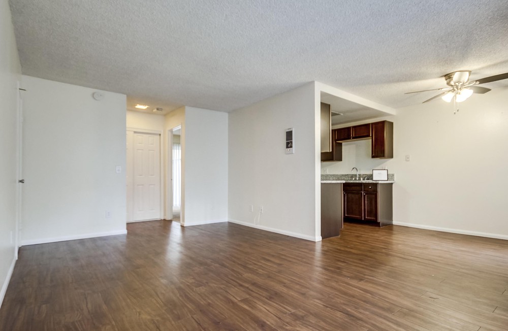 Virtual tour photo 10 of 26 for 2030 Cypress Ave #20