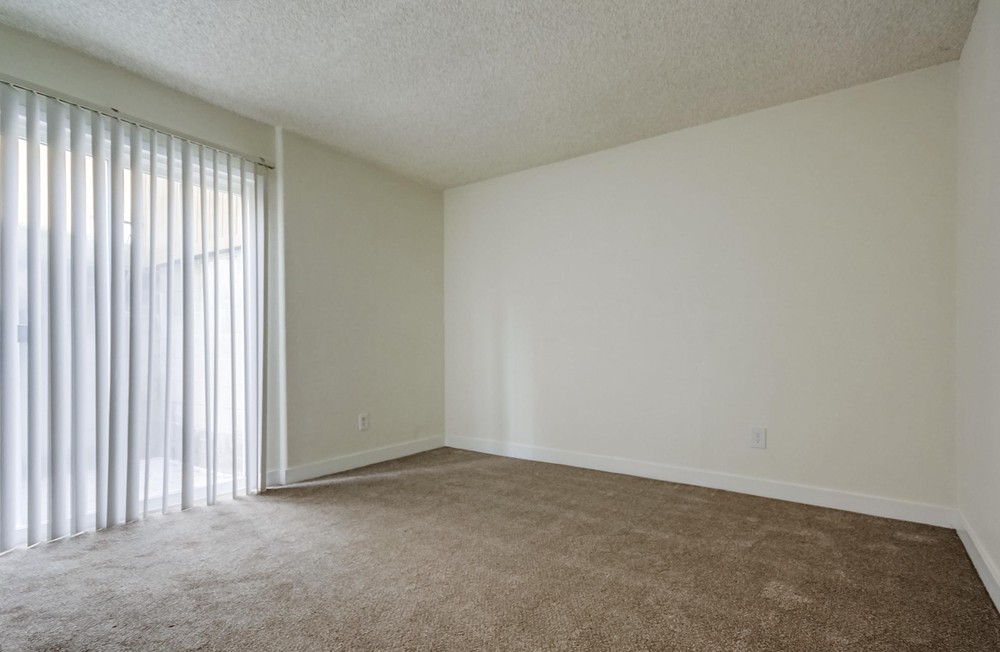 Virtual tour photo 18 of 26 for 2030 Cypress Ave #20