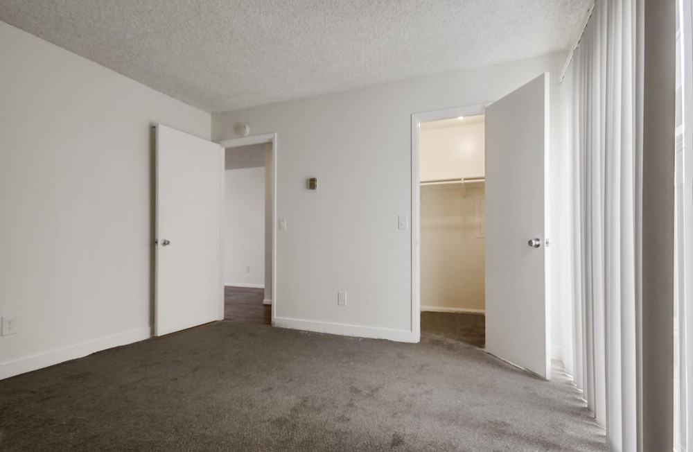 Virtual tour photo 20 of 26 for 2030 Cypress Ave #20