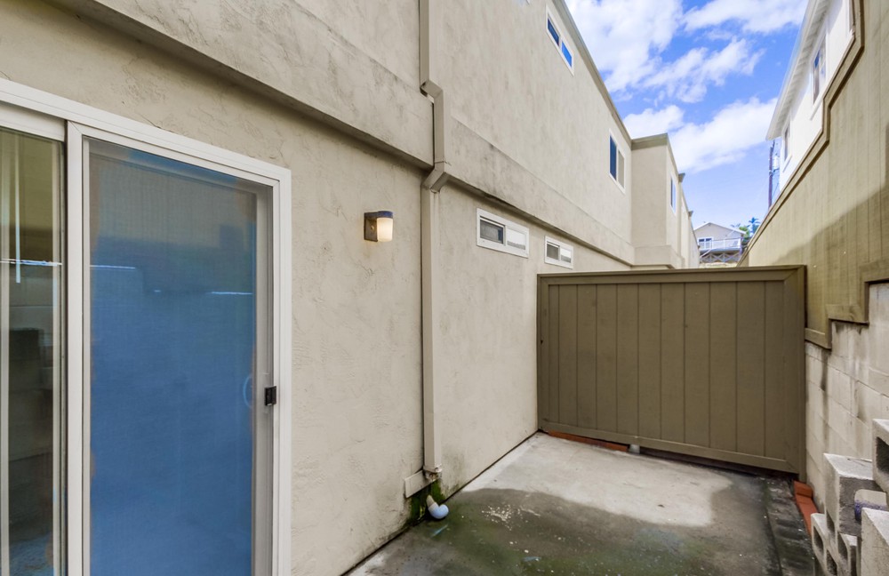 Virtual tour photo 23 of 26 for 2030 Cypress Ave #20
