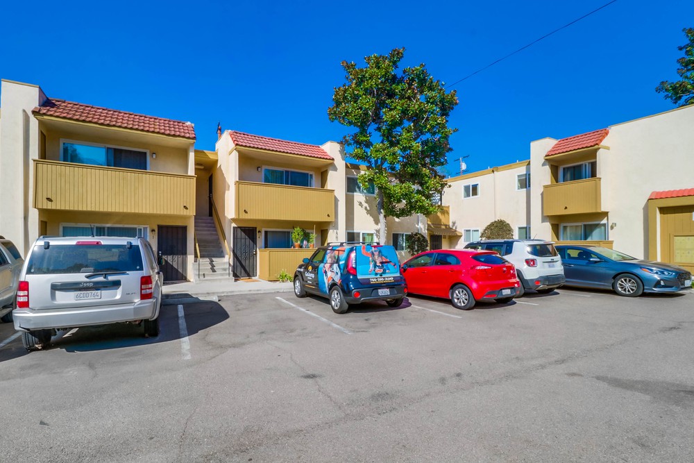 Virtual tour photo 1 of 31 for 2030 Cypress Ave #3
