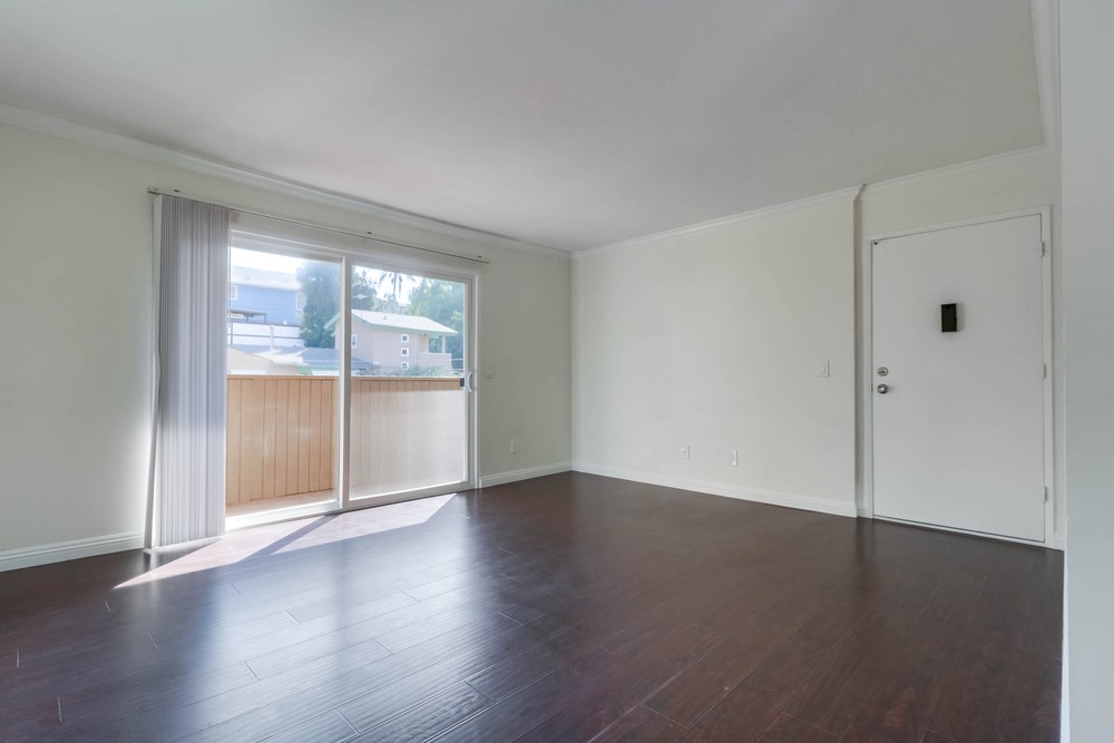 Virtual tour photo 4 of 31 for 2030 Cypress Ave #3
