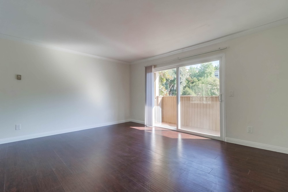 Virtual tour photo 5 of 31 for 2030 Cypress Ave #3