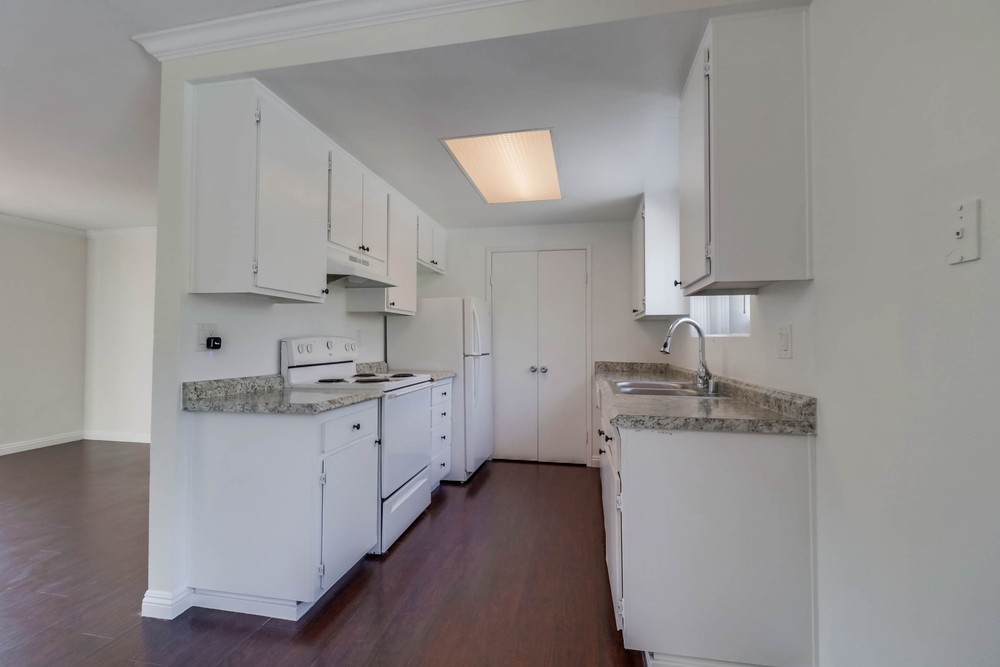Virtual tour photo 12 of 31 for 2030 Cypress Ave #3