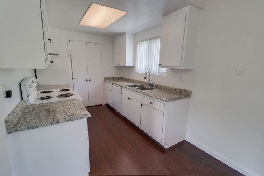 Virtual tour photo 13 of 31 for 2030 Cypress Ave #3