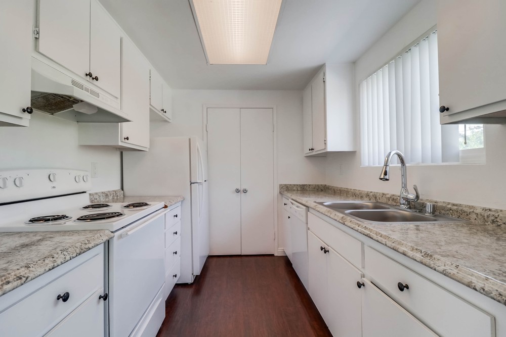 Virtual tour photo 15 of 31 for 2030 Cypress Ave #3