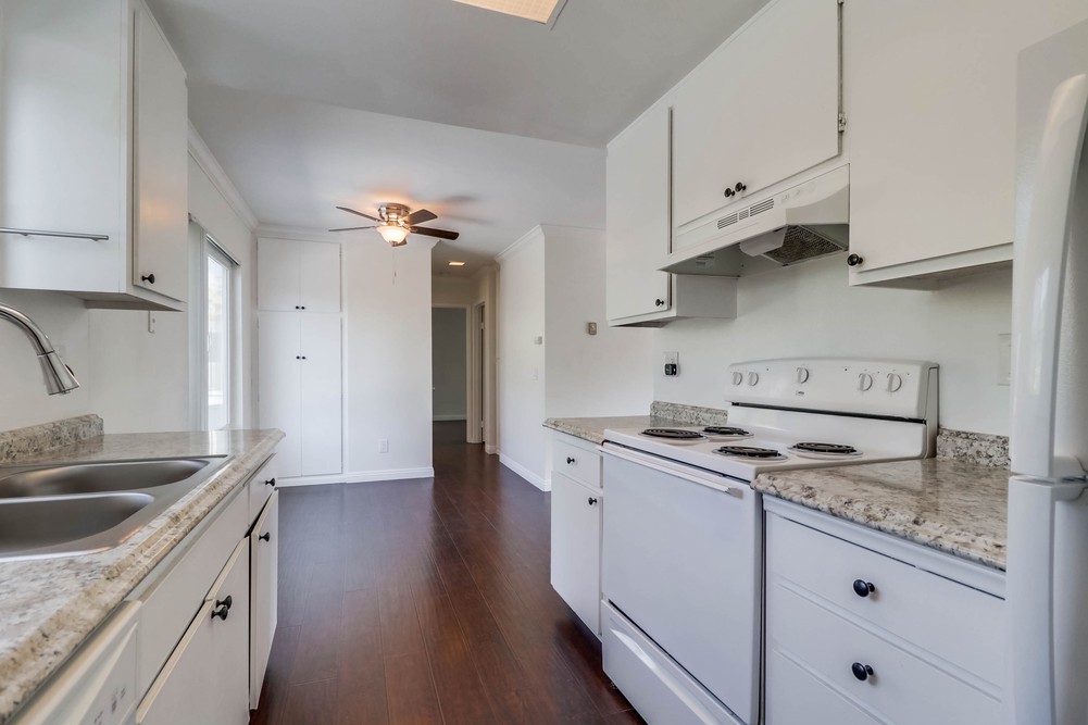 Virtual tour photo 17 of 31 for 2030 Cypress Ave #3