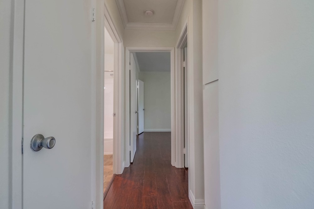 Virtual tour photo 18 of 31 for 2030 Cypress Ave #3