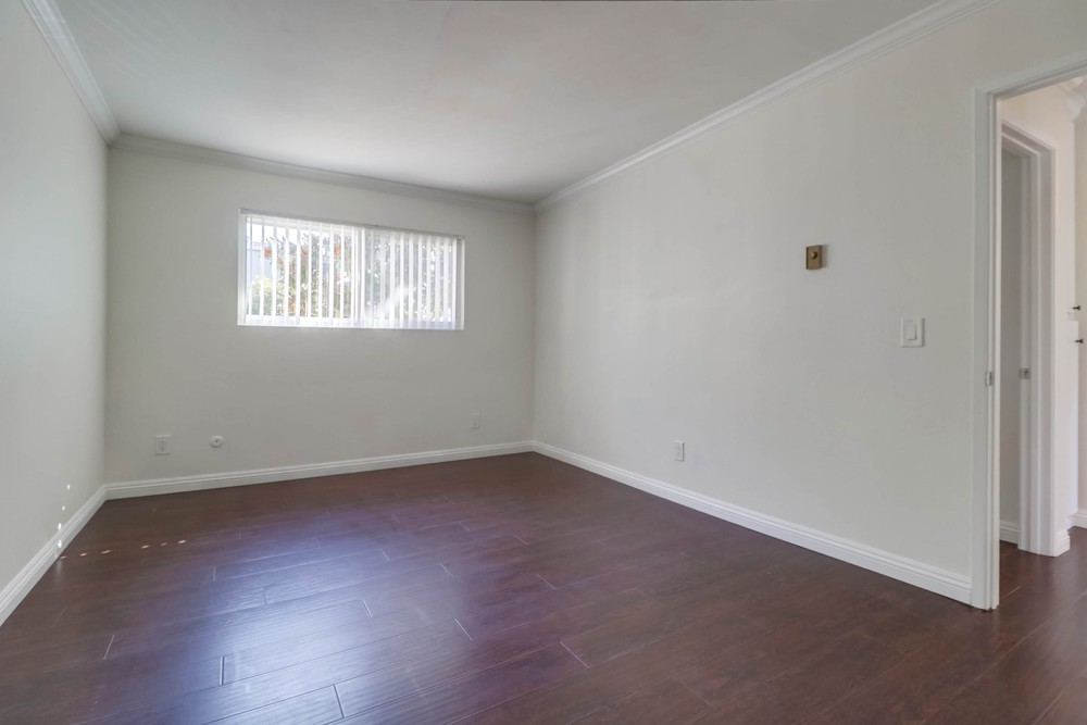Virtual tour photo 20 of 31 for 2030 Cypress Ave #3