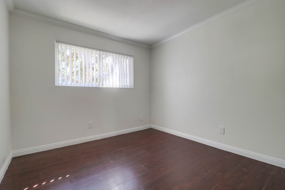 Virtual tour photo 22 of 31 for 2030 Cypress Ave #3