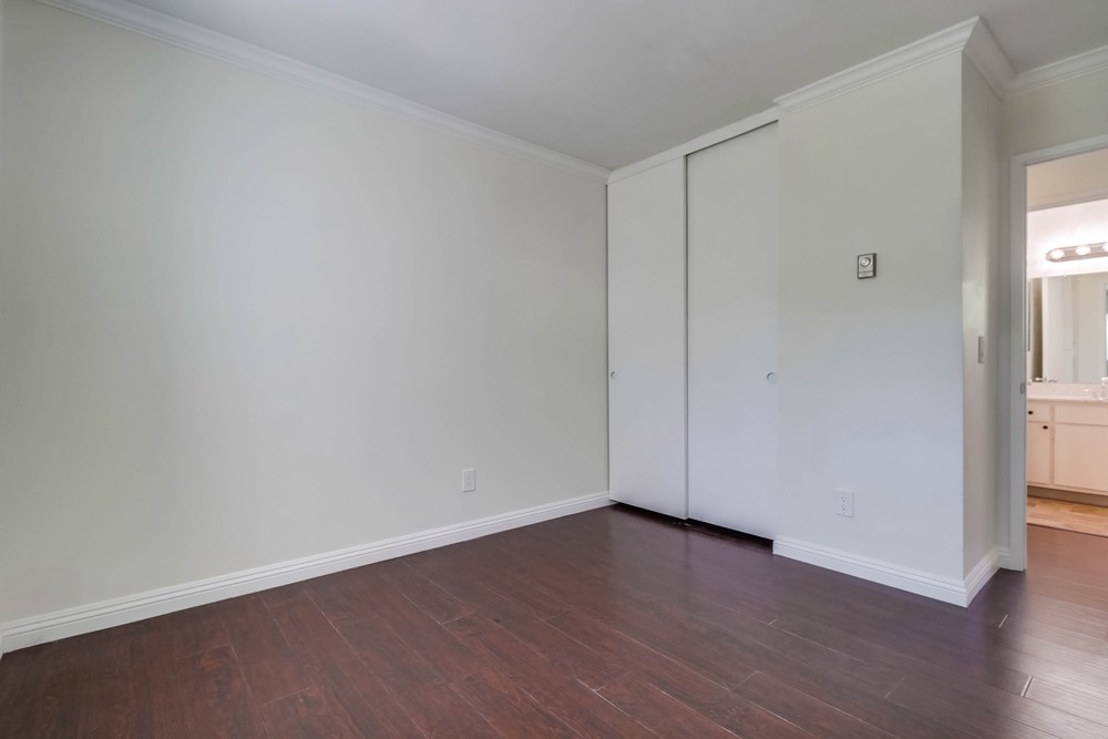 Virtual tour photo 24 of 31 for 2030 Cypress Ave #3