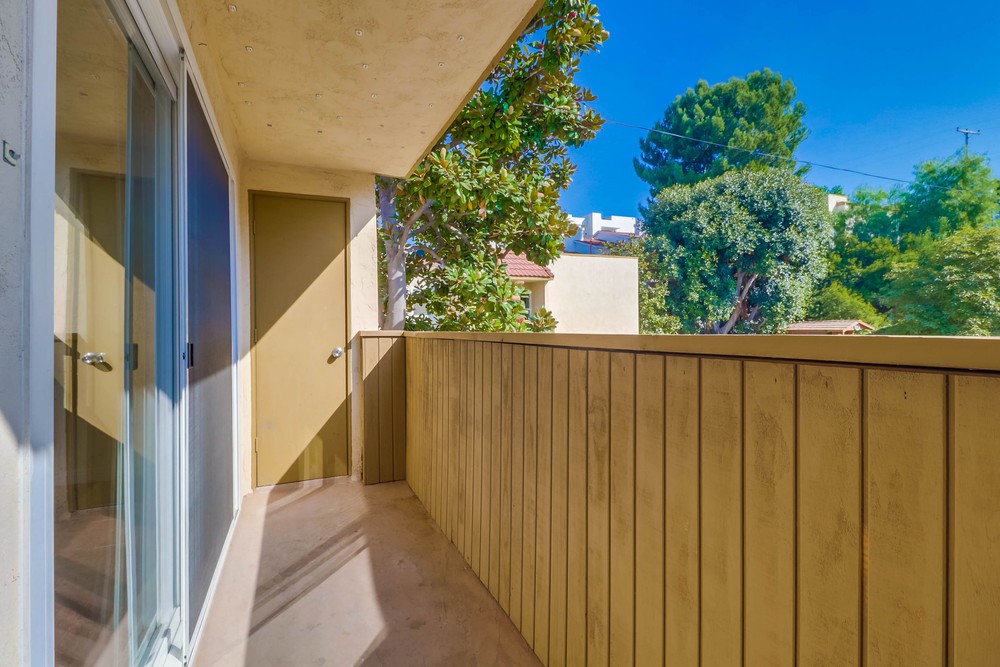 Virtual tour photo 28 of 31 for 2030 Cypress Ave #3