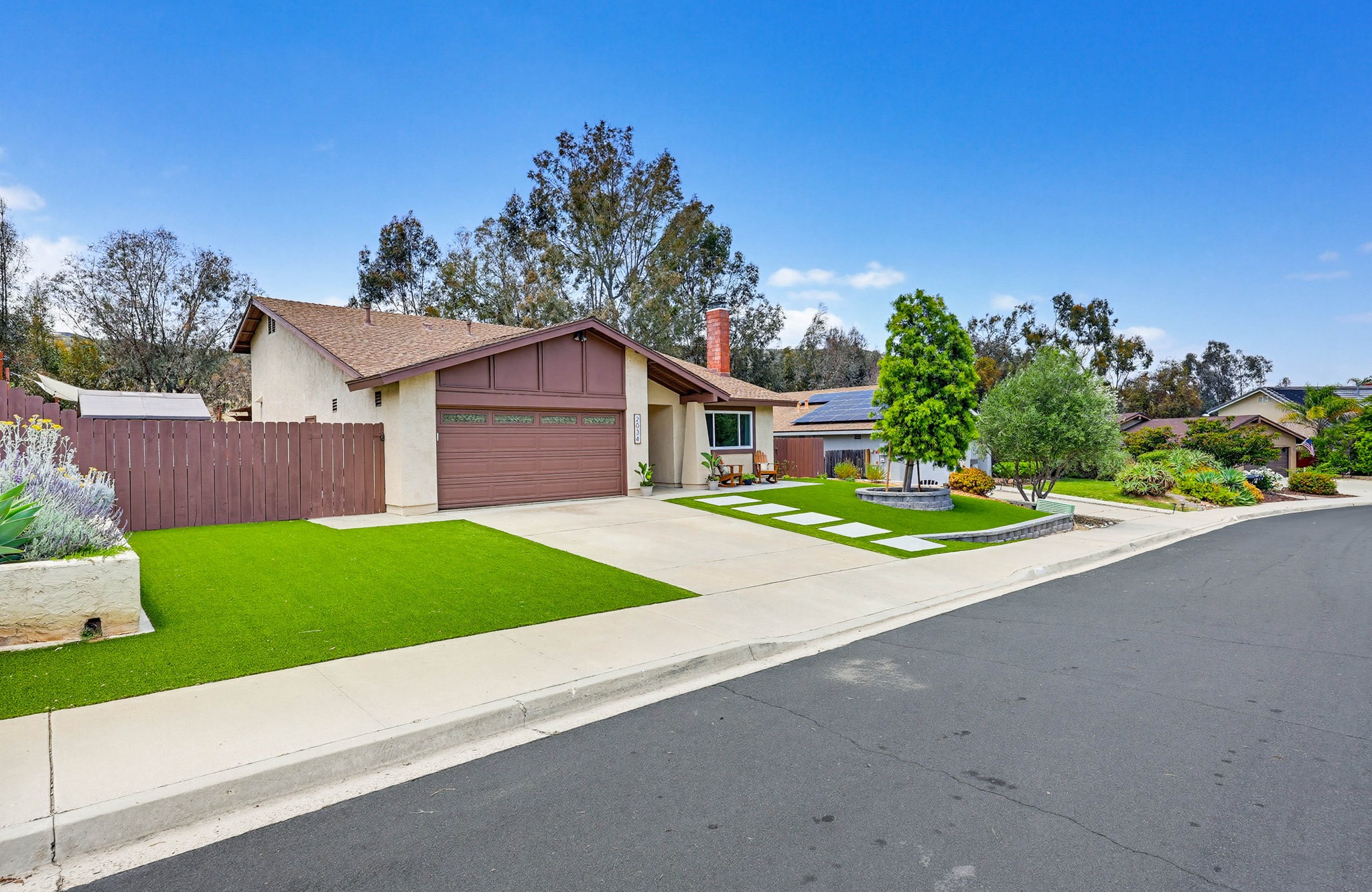 Virtual tour photo 4 of 65 for 2034 Braidwood St
