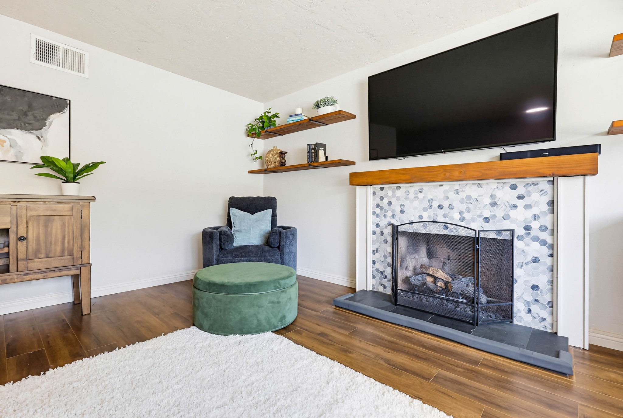 Virtual tour photo 14 of 65 for 2034 Braidwood St