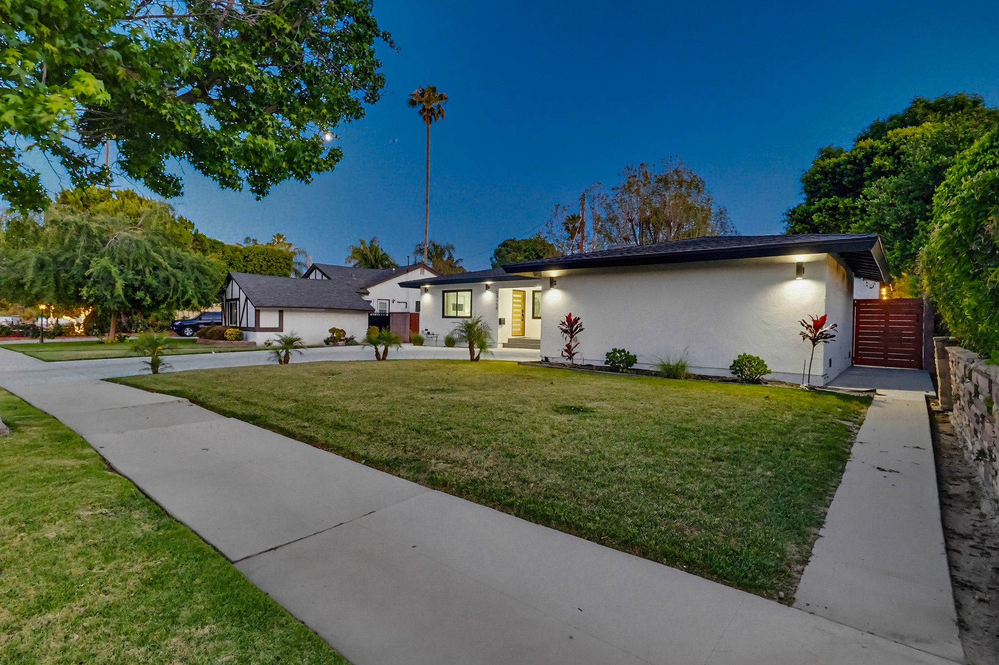 Virtual tour photo 4 of 138 for 20358 Bryant St