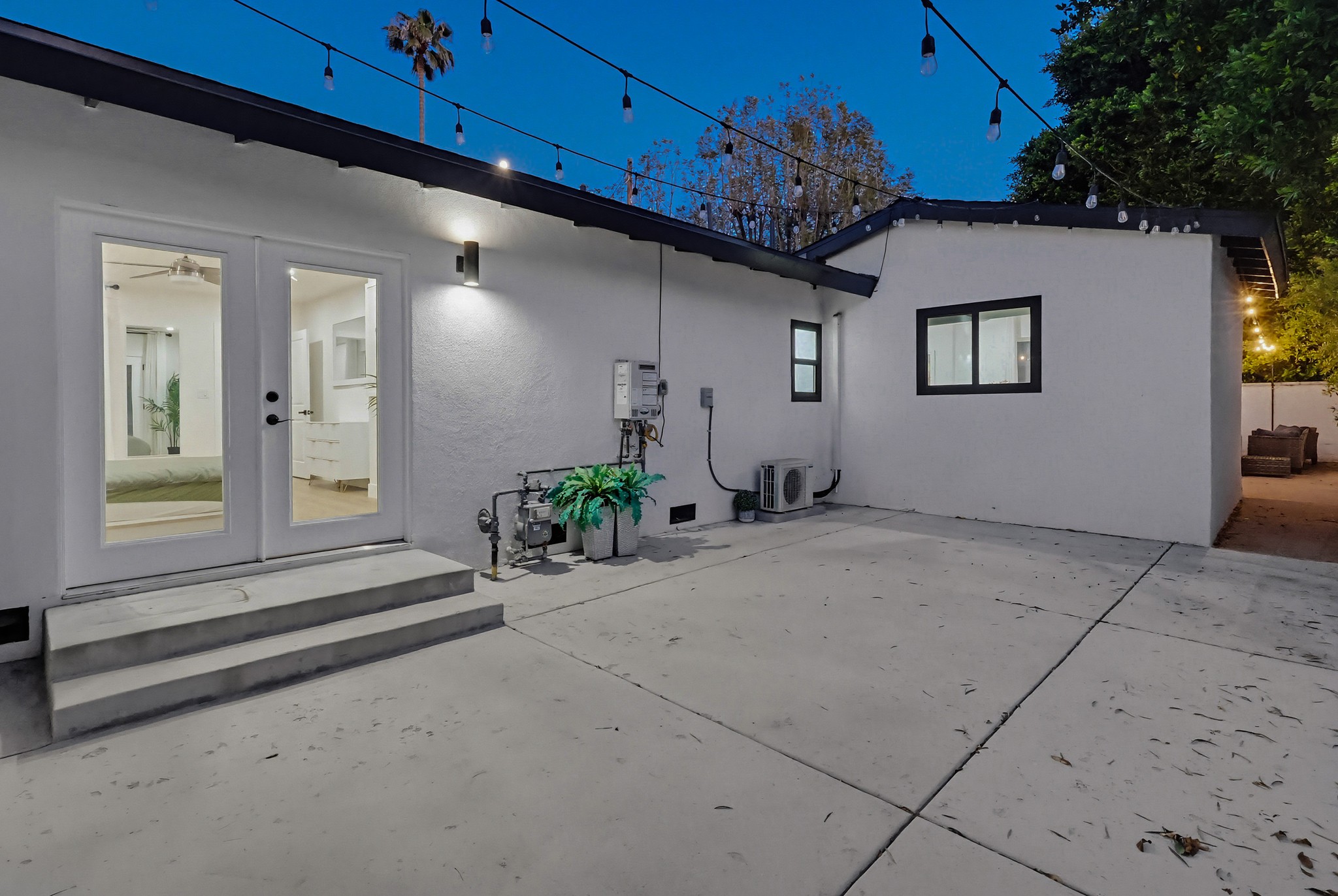 Virtual tour photo 14 of 138 for 20358 Bryant St