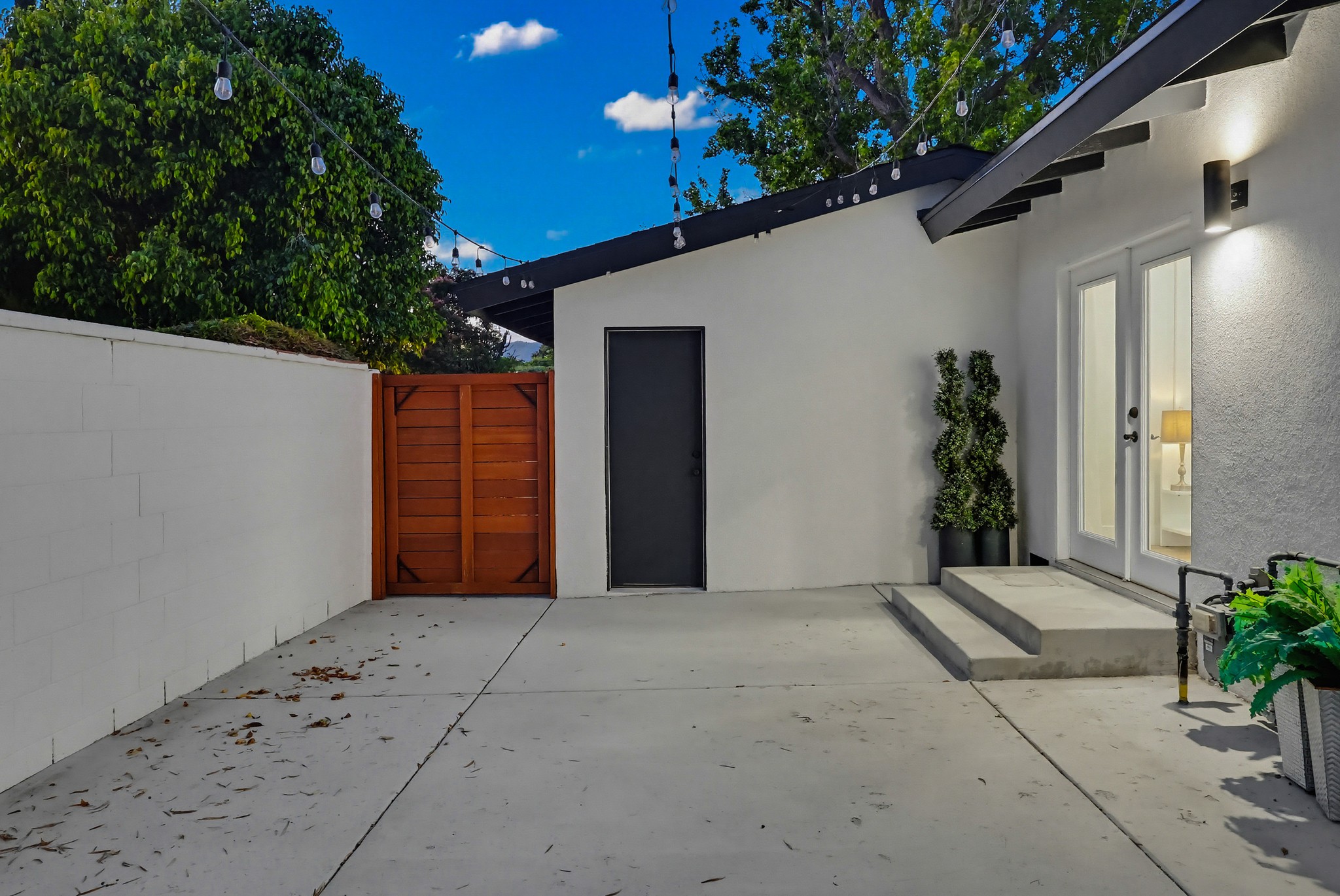 Virtual tour photo 16 of 138 for 20358 Bryant St