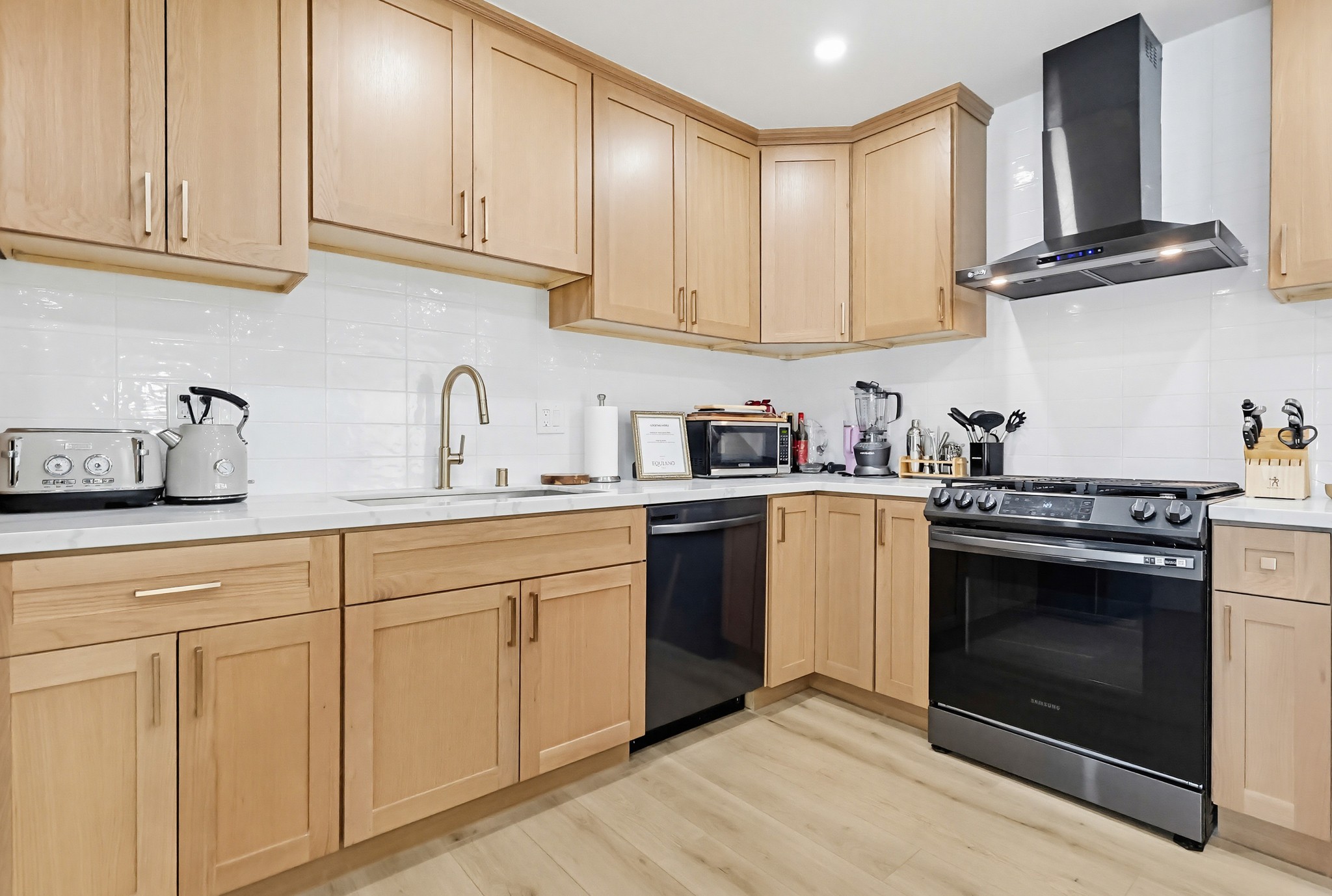 Virtual tour photo 53 of 138 for 20358 Bryant St