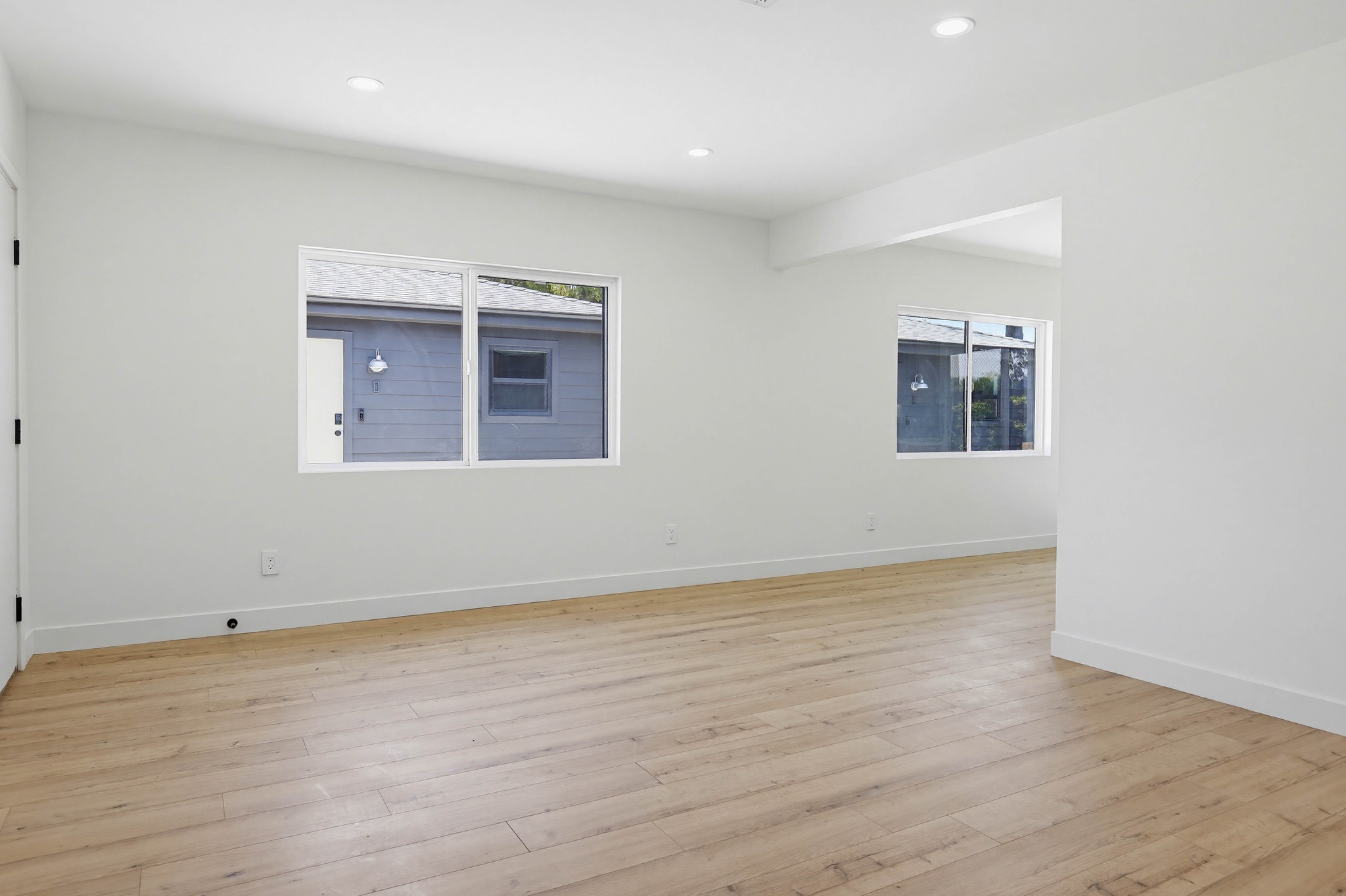 Virtual tour photo 7 of 43 for 2036 Pomona Ave B