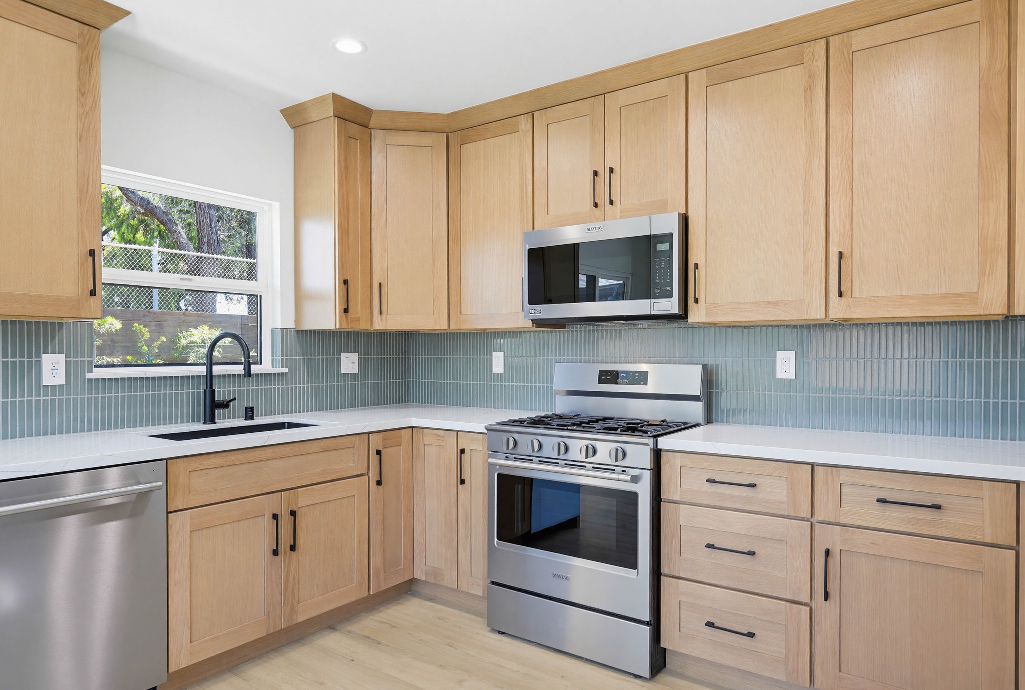 Virtual tour photo 14 of 43 for 2036 Pomona Ave B
