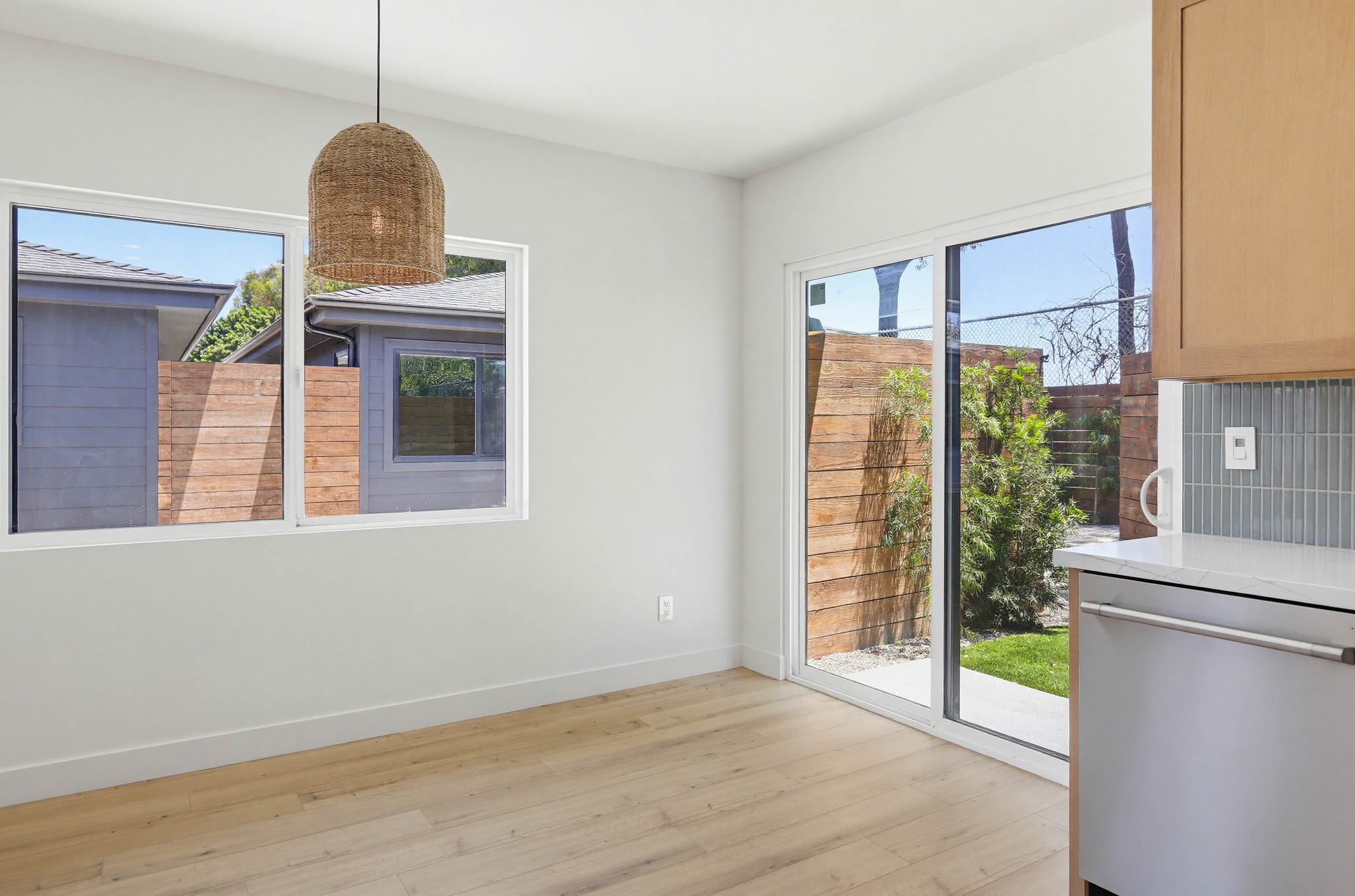 Virtual tour photo 16 of 43 for 2036 Pomona Ave B