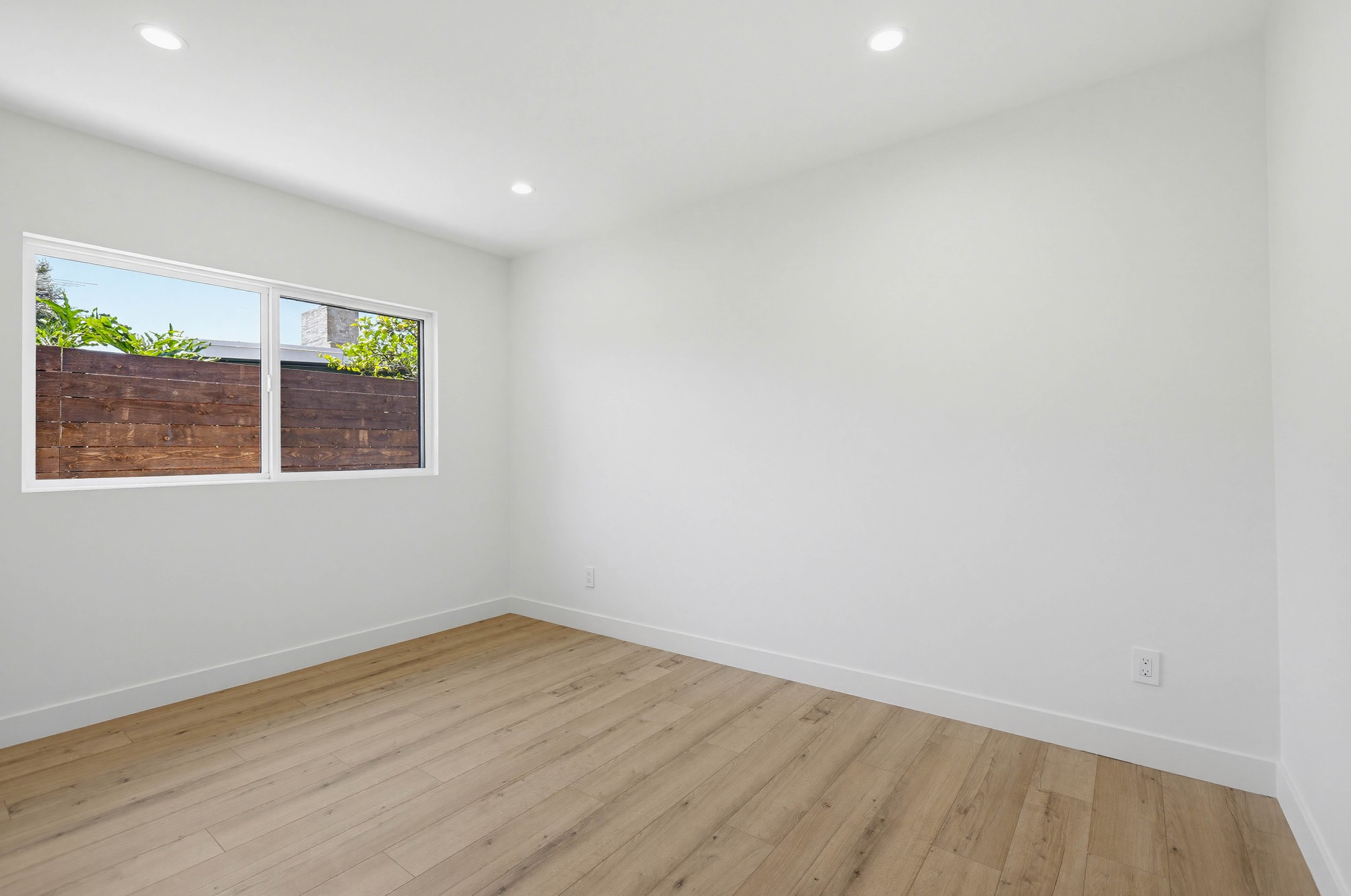 Virtual tour photo 18 of 43 for 2036 Pomona Ave B