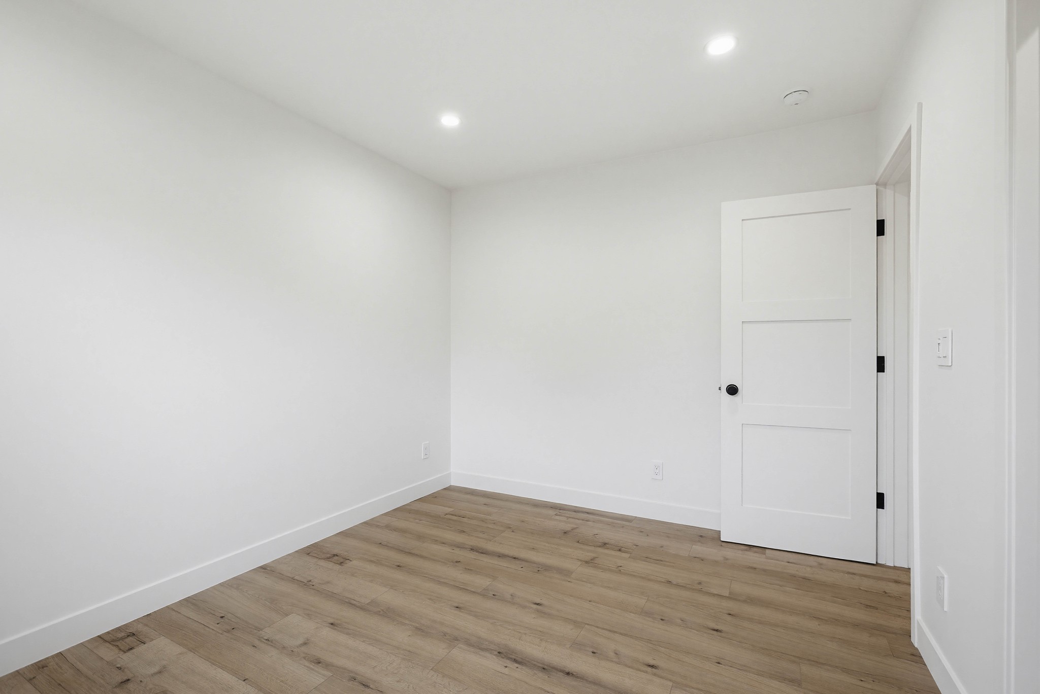 Virtual tour photo 19 of 43 for 2036 Pomona Ave B