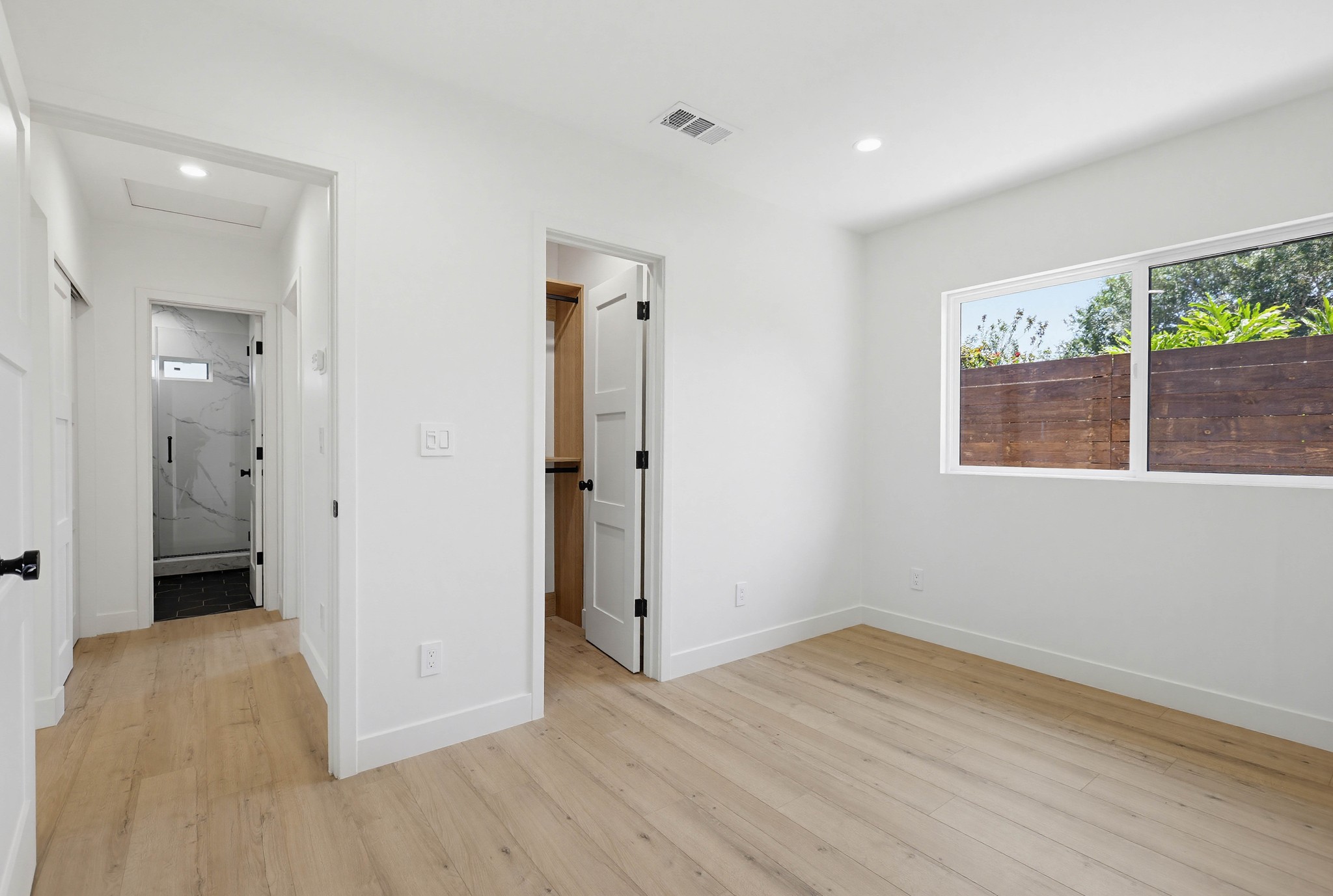 Virtual tour photo 21 of 43 for 2036 Pomona Ave B