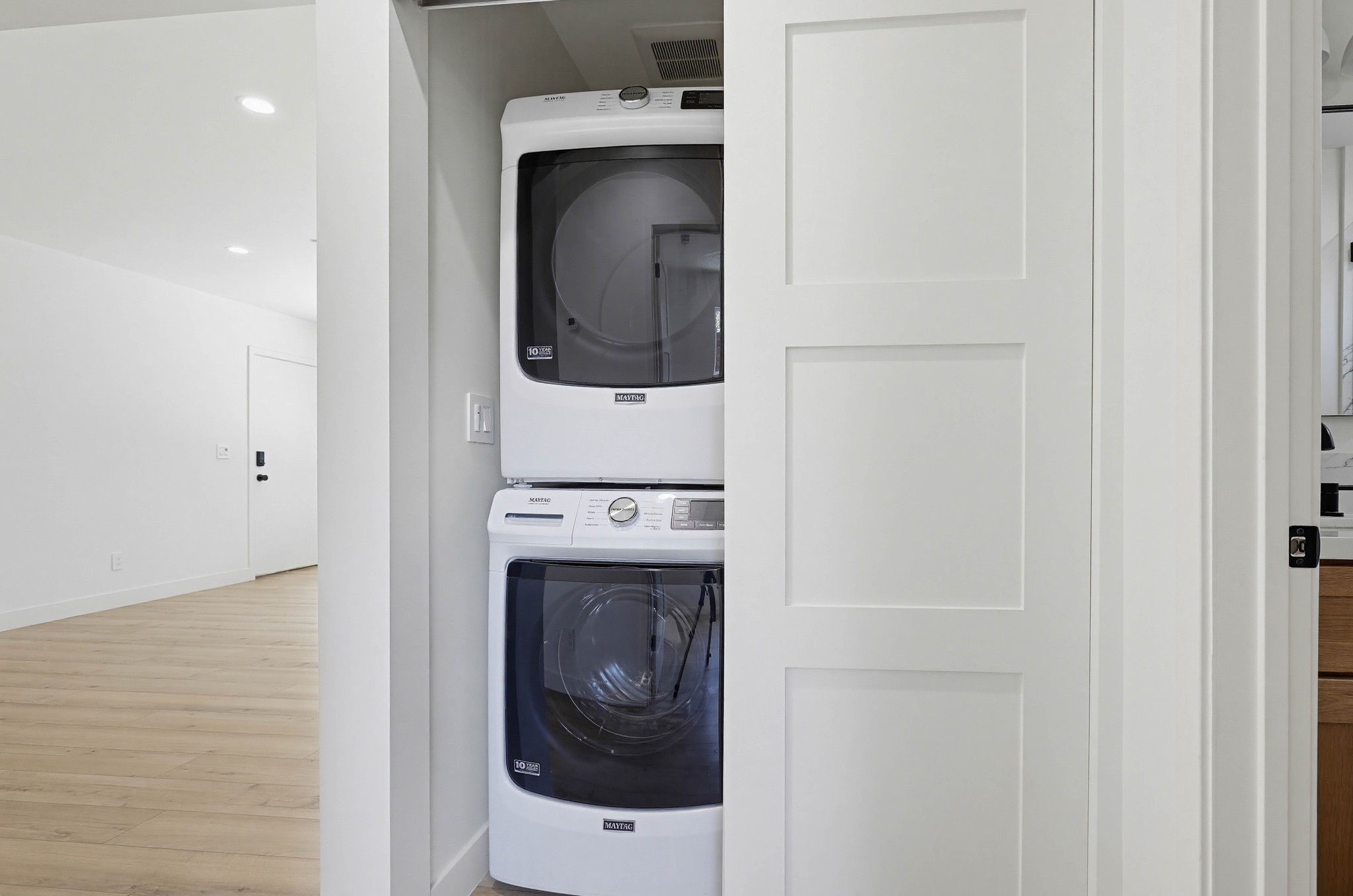 Virtual tour photo 23 of 43 for 2036 Pomona Ave B