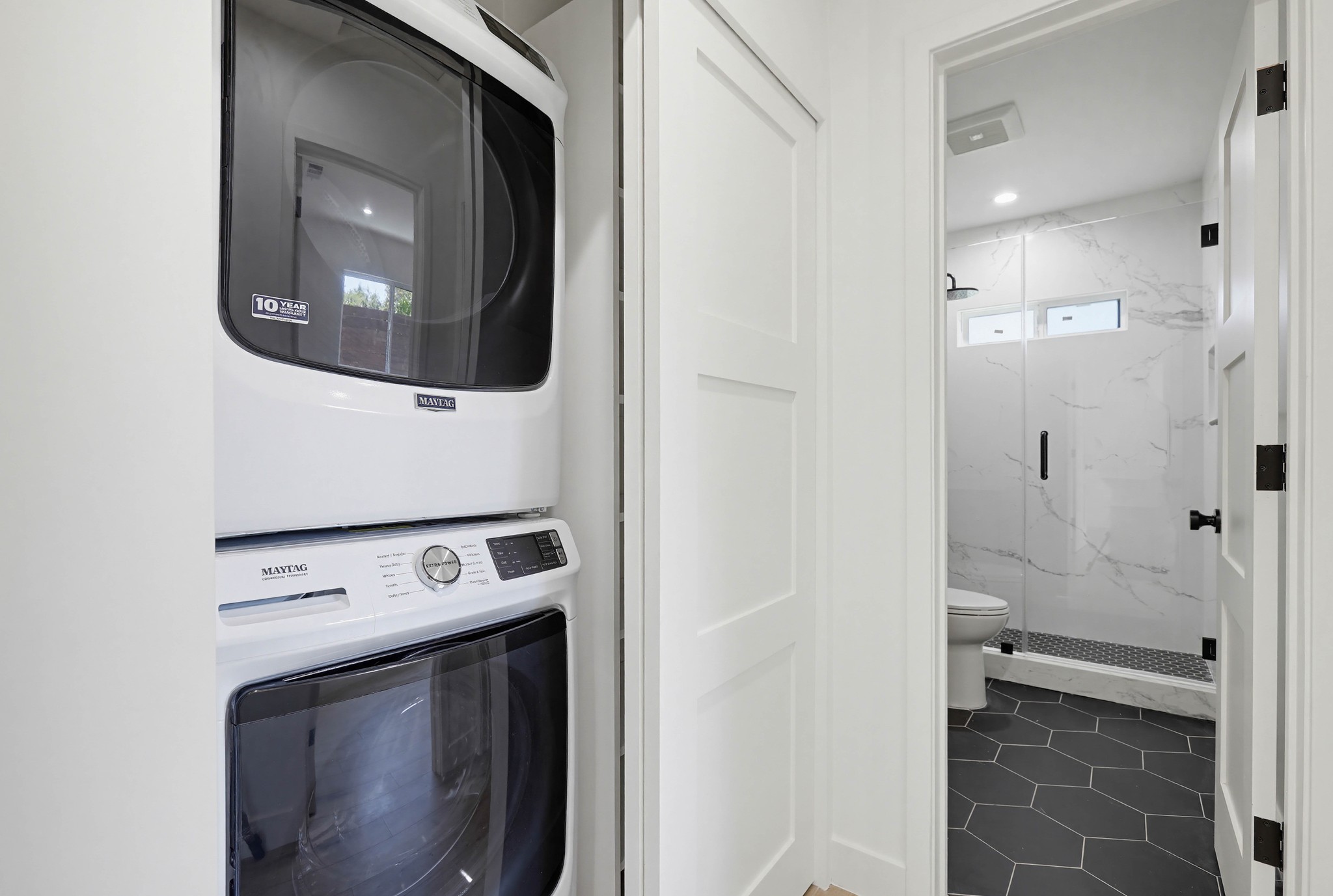 Virtual tour photo 24 of 43 for 2036 Pomona Ave B