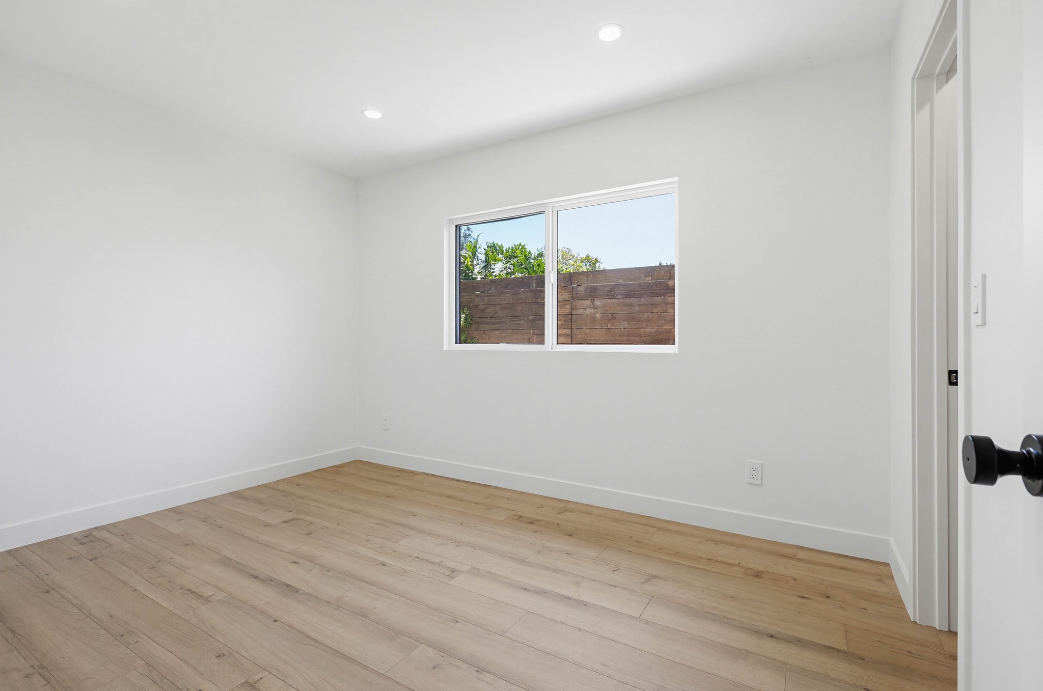 Virtual tour photo 26 of 43 for 2036 Pomona Ave B