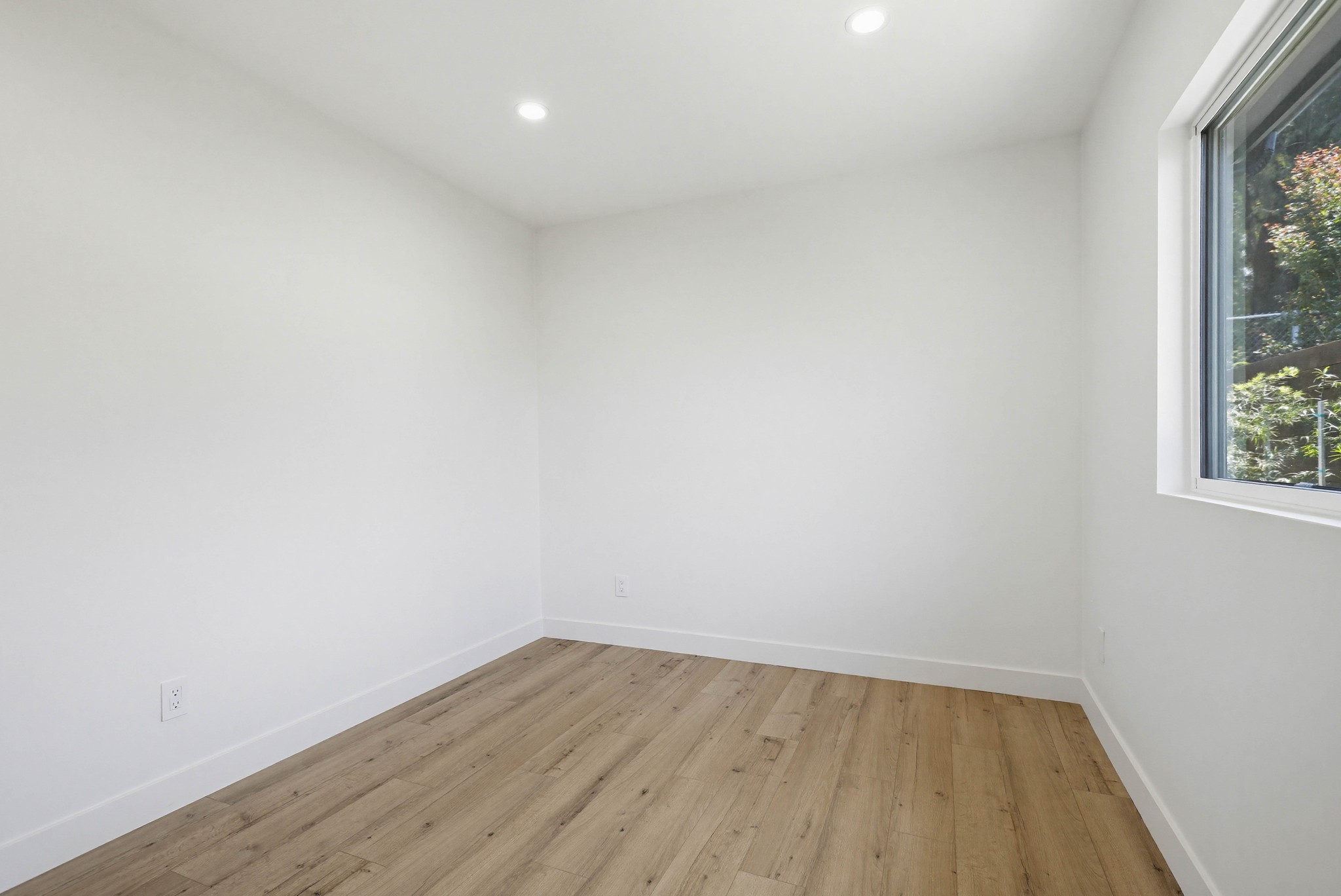 Virtual tour photo 27 of 43 for 2036 Pomona Ave B