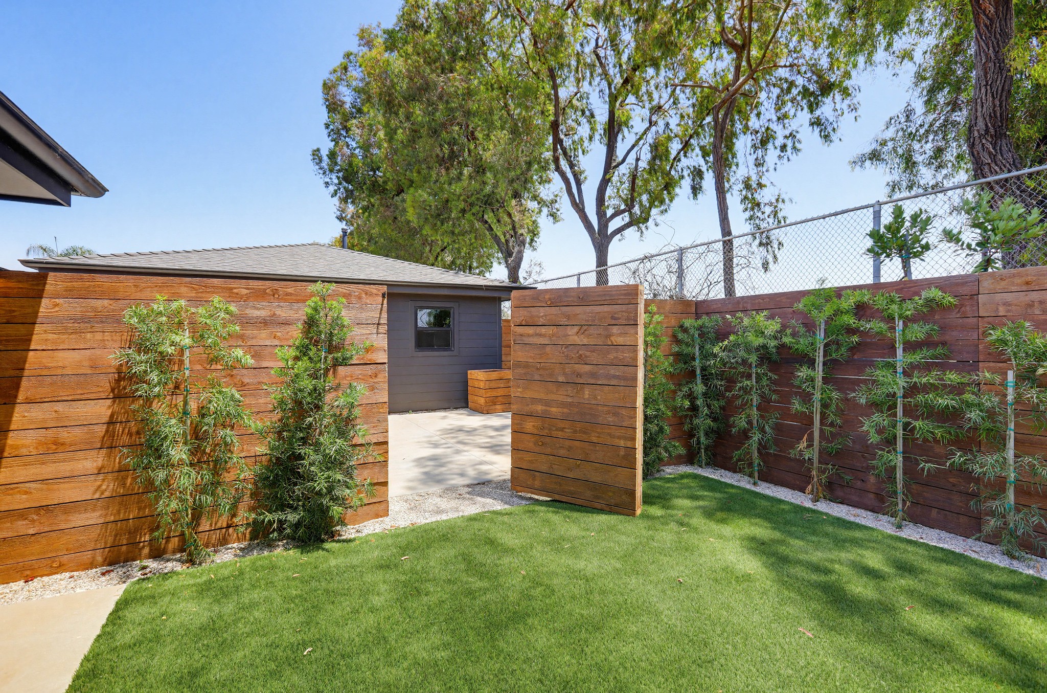 Virtual tour photo 41 of 43 for 2036 Pomona Ave B