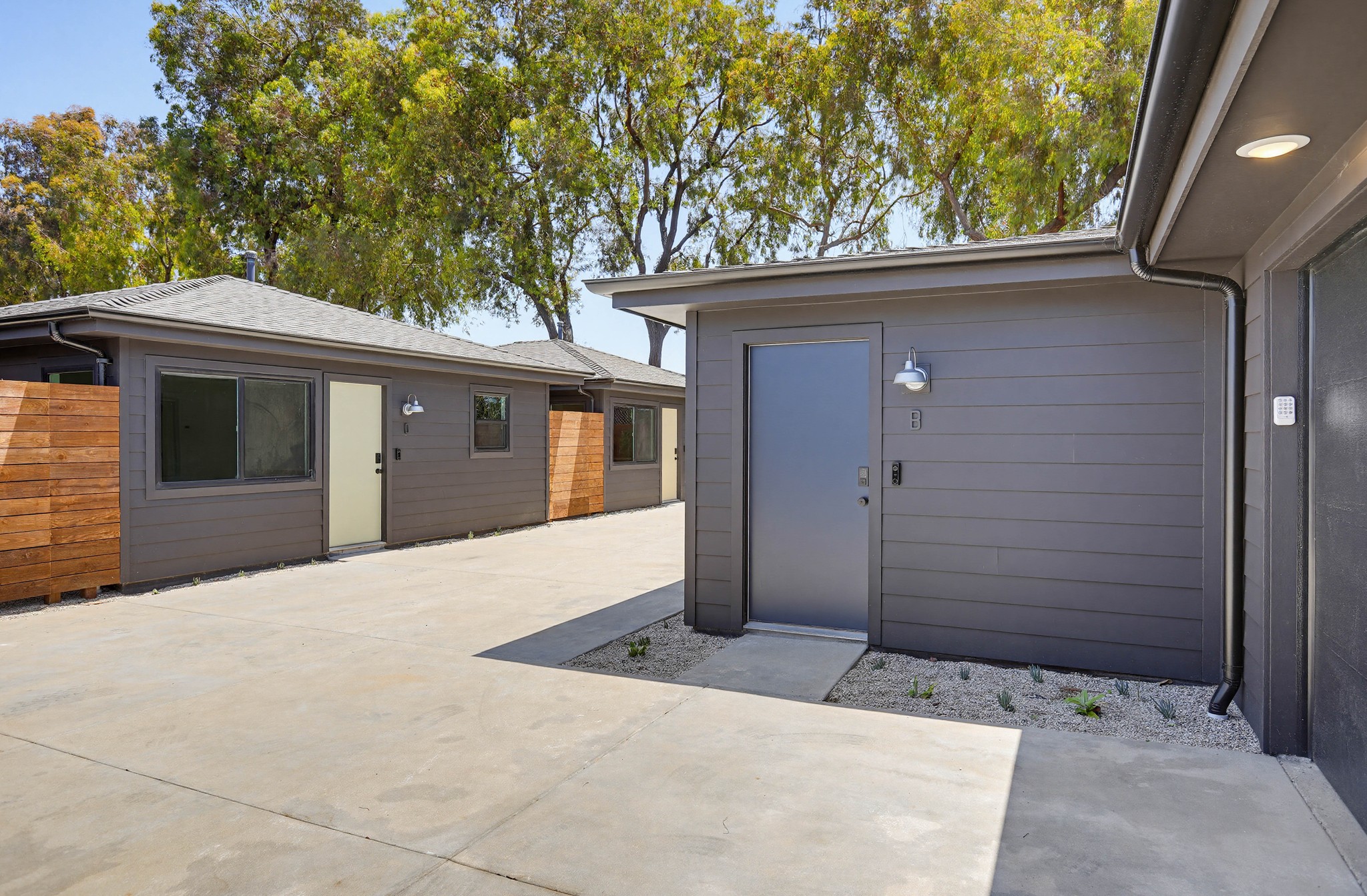 Virtual tour photo 42 of 43 for 2036 Pomona Ave B