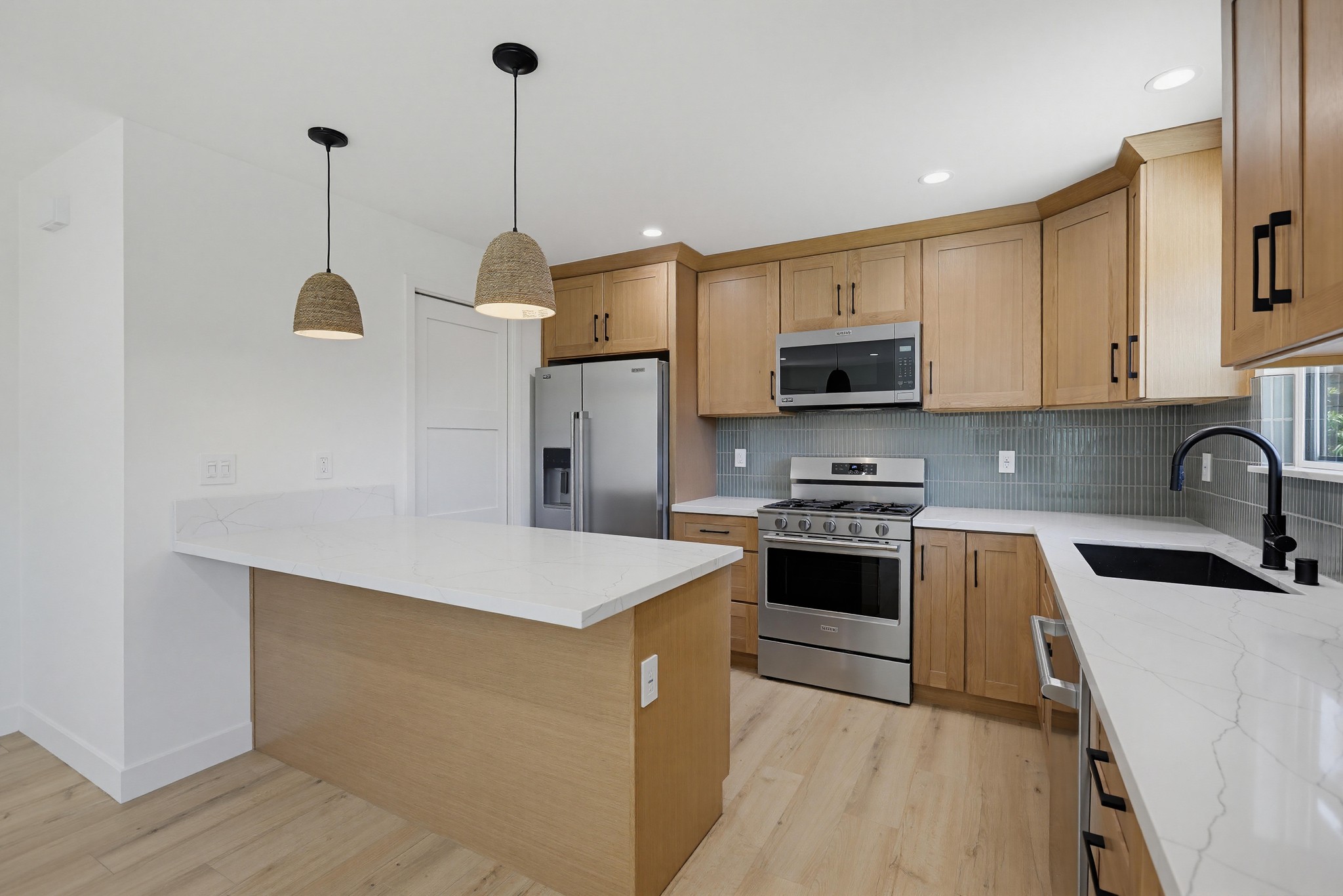 Virtual tour photo 12 of 29 for 2036 Pomona Ave C