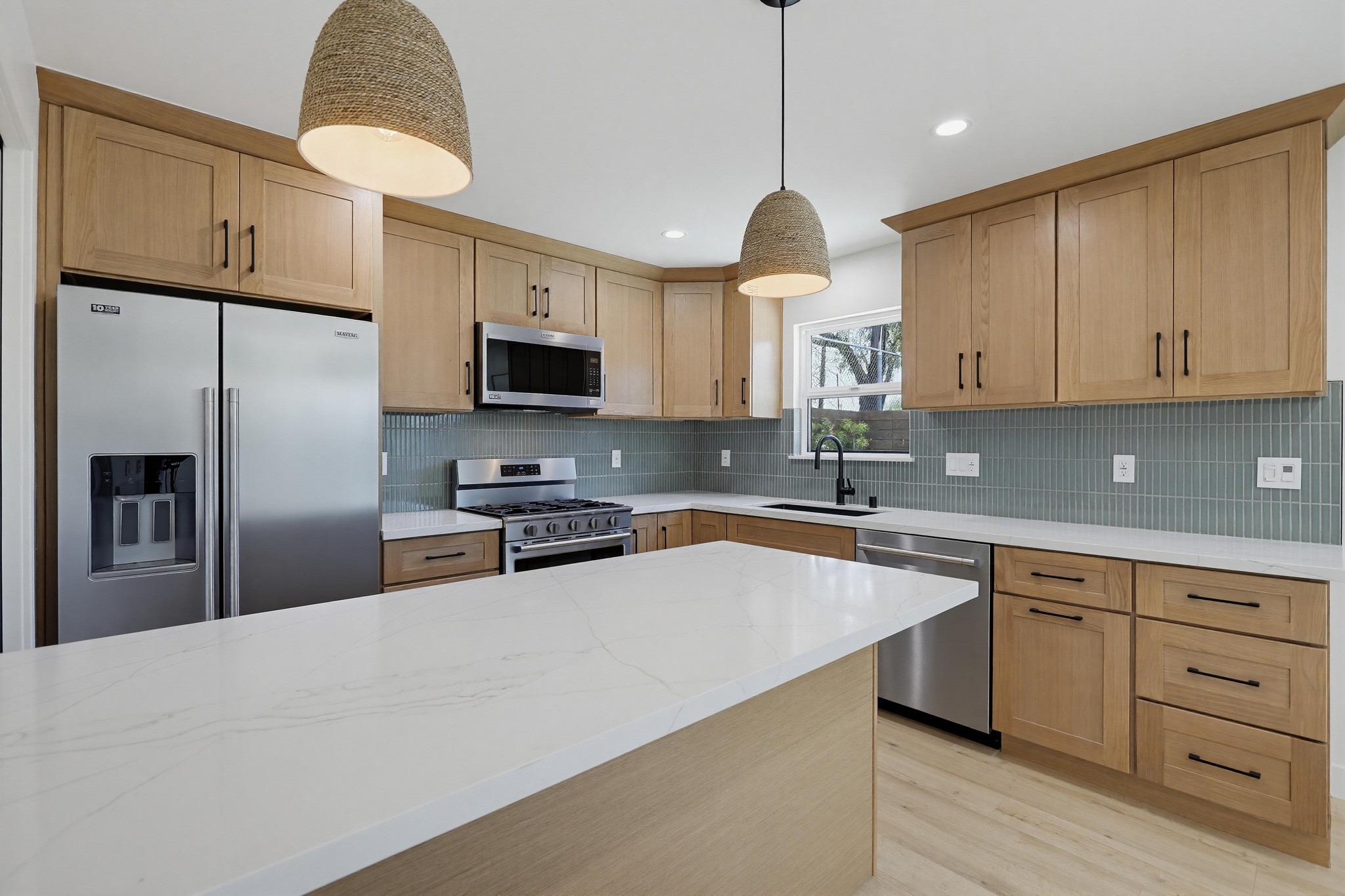 Virtual tour photo 13 of 29 for 2036 Pomona Ave C