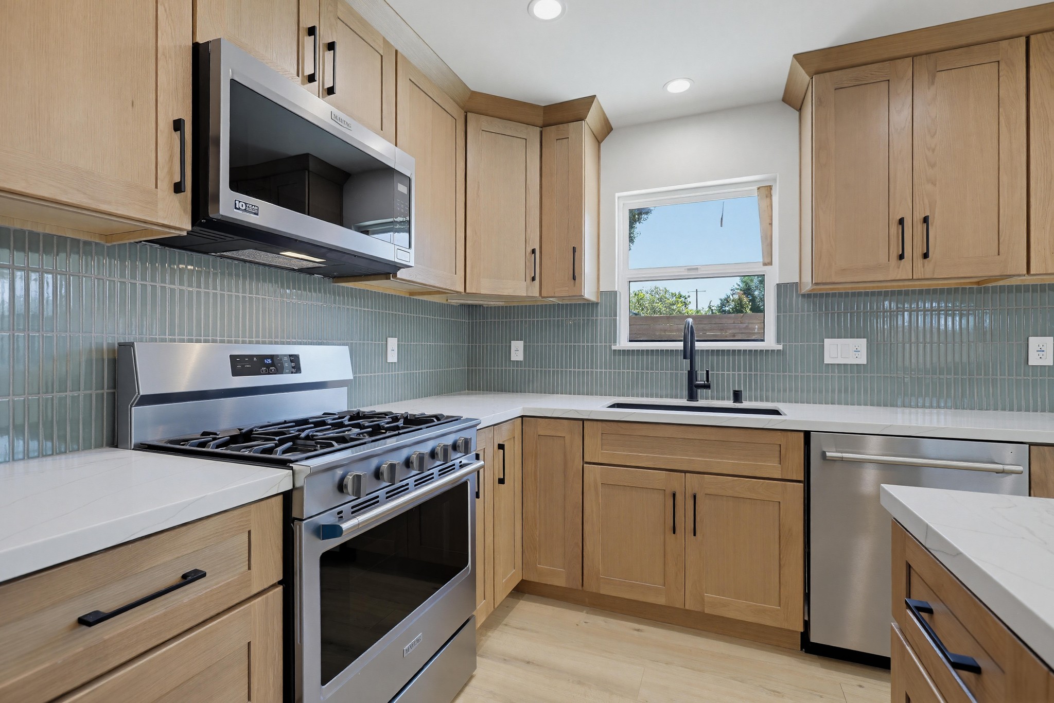 Virtual tour photo 19 of 29 for 2036 Pomona Ave C