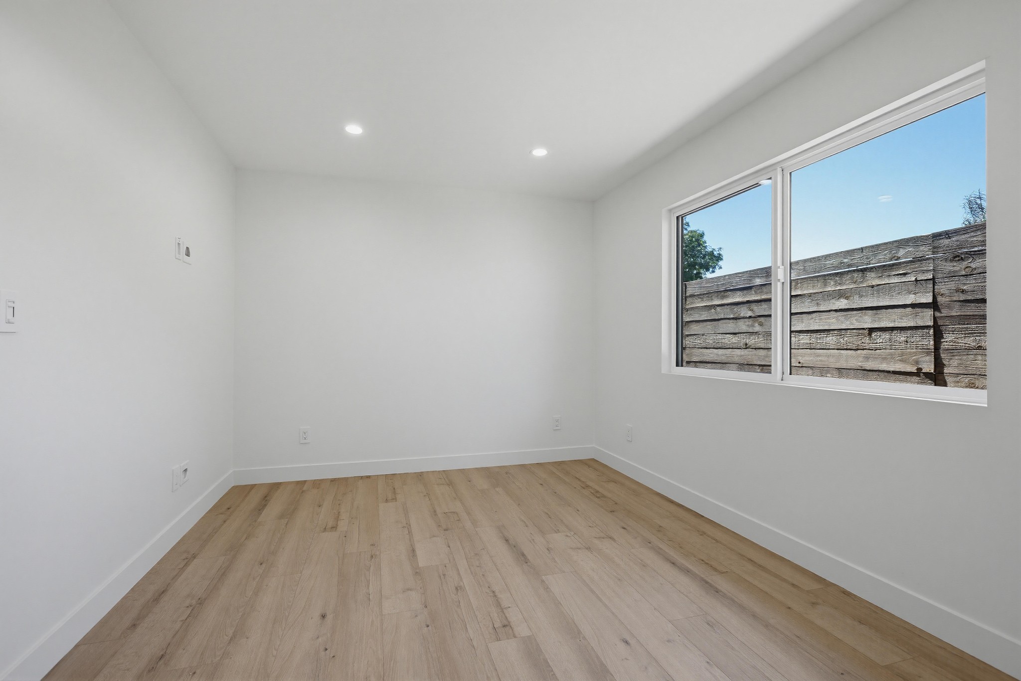 Virtual tour photo 21 of 29 for 2036 Pomona Ave C