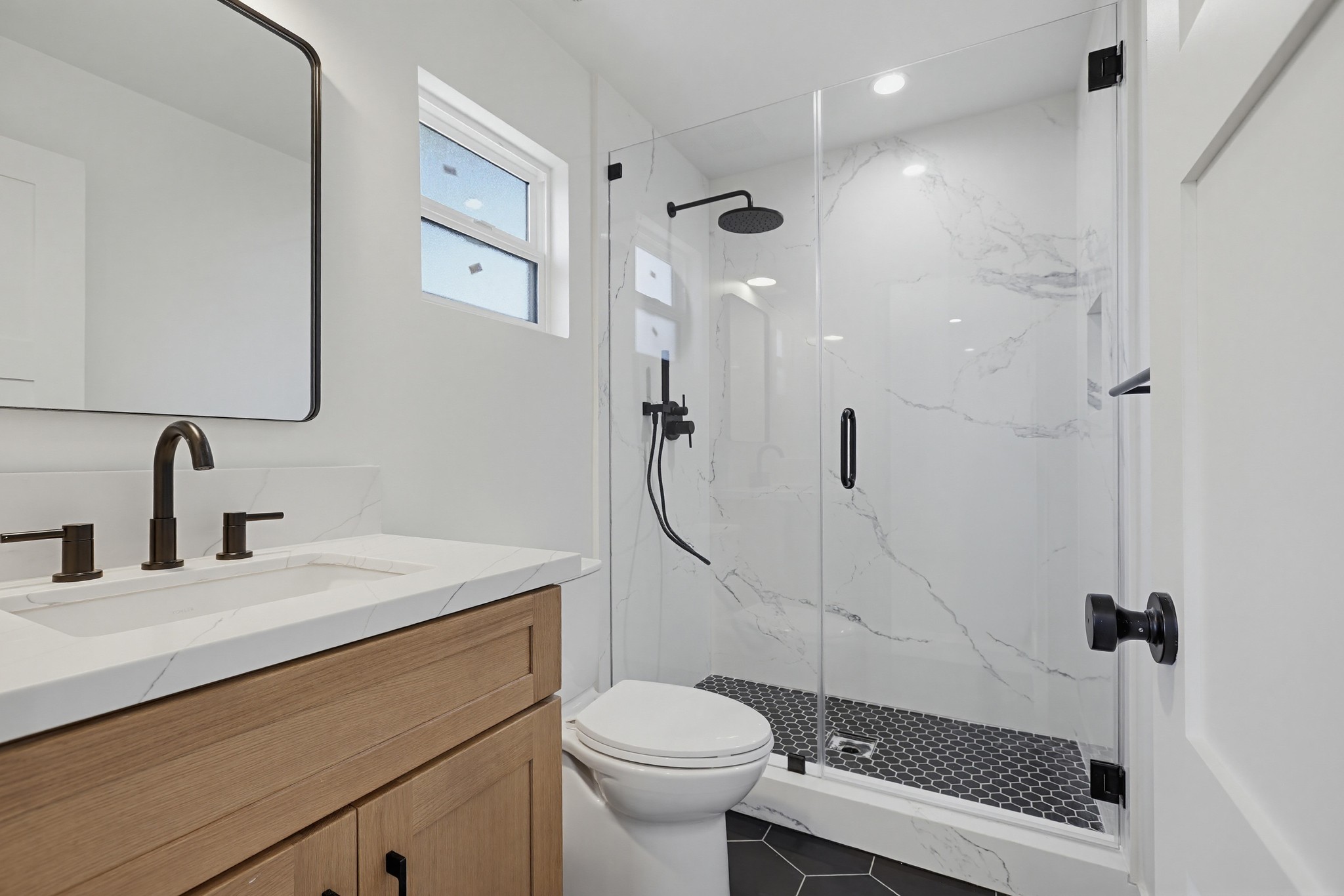 Virtual tour photo 25 of 29 for 2036 Pomona Ave C