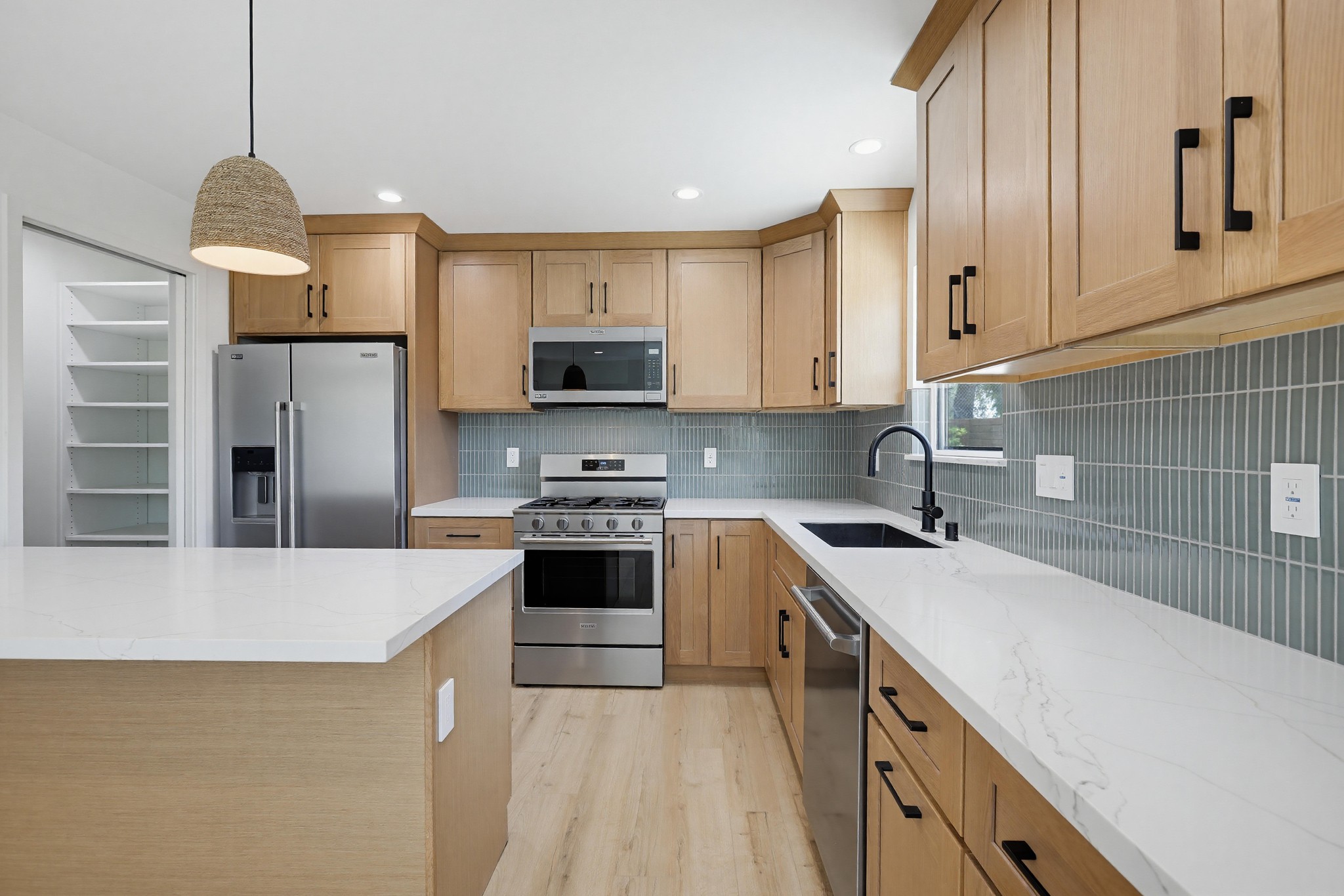 Virtual tour photo 15 of 29 for 2036 Pomona Ave D