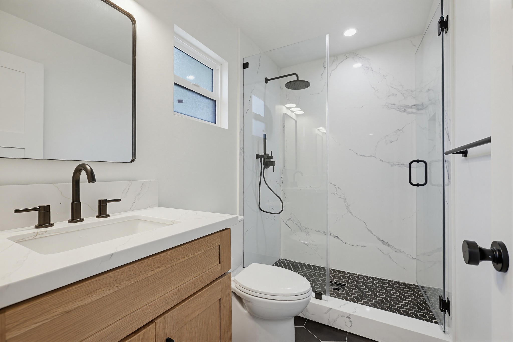 Virtual tour photo 24 of 29 for 2036 Pomona Ave D