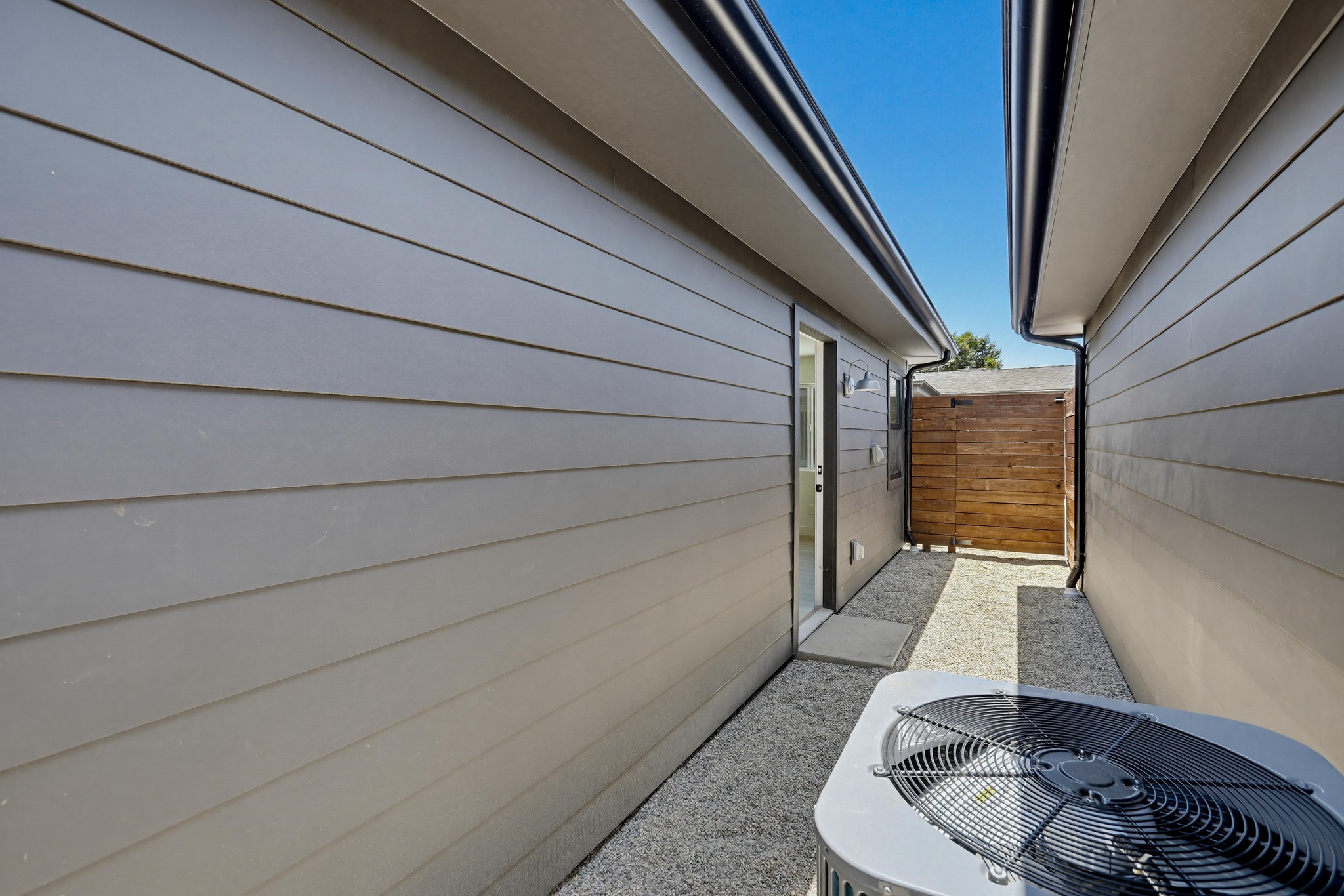 Virtual tour photo 28 of 29 for 2036 Pomona Ave D